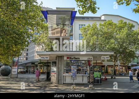 Pulpito di traffico storico, Joachimsthaler Platz, Kurfuerstendamm, Charlottenburg, Berlino, Germania Foto Stock