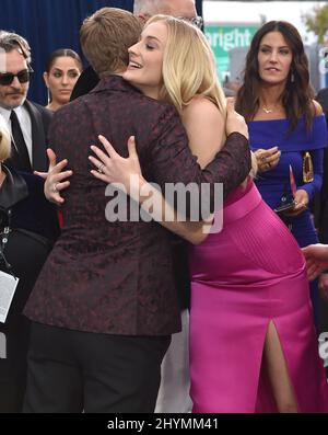 Alfie Allen e Sophie Turner al 26th Annual Screen Actors Guild Awards tenutosi presso l'Auditorium Shrine il 19 gennaio 2020 presso l'Auditorium Shrine, CA. Foto Stock