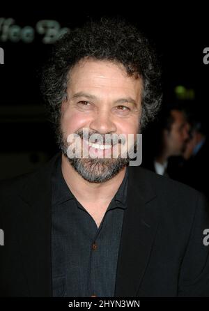 Edward Zwick frequenta la Premiere "Blood Diamond" al Grauman's Chinese Theatre di Hollywood. Foto: UK Stampa Foto Stock