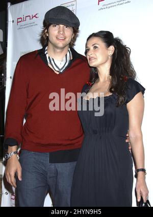 Ashton Kutcher Demi Moore partecipa A UNA festa del libro al tramonto per il New York Times Best -Selling Author & Intuisionist Laura Day a Hollywood. Foto: UK Stampa Foto Stock