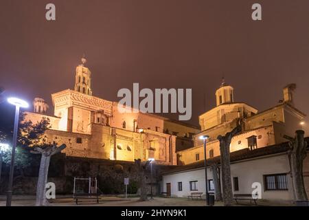 tarazona cattedrale di notte con nebbia Foto Stock