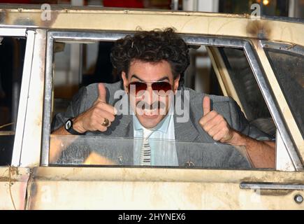 Sacha Baron Cohen partecipa al "Borat: Cultural Learning of America for Make Benefit Glorious Nation of Kazakhstan" World Premiere di Hollywood. Foto: UK Stampa Foto Stock