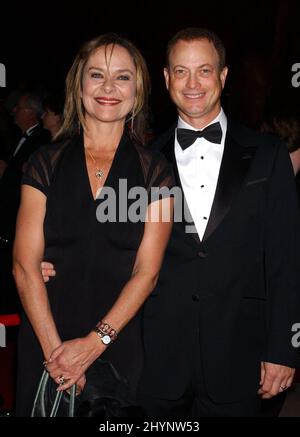 Gary Sinise e la moglie Moira Harris partecipano al gala annuale del Festival del Cinema di Palm Springs 17th al Palm Springs Convention Center. Foto: UK Stampa Foto Stock