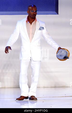 Jamie Foxx partecipa all'annuale 'Ten' Fashion Show 4th di Hollywood. Foto: UK Stampa Foto Stock