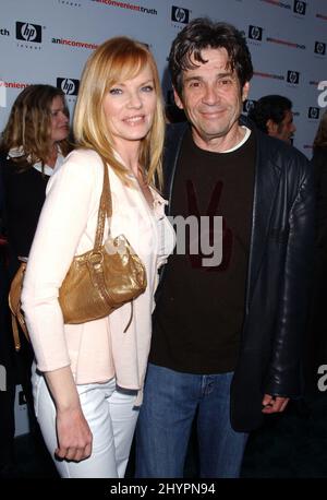 Marg Helgenberger & Alan Rosenberg partecipano alla "An scomoda Truth" di Los Angeles Premiere. Foto: UK Stampa Foto Stock