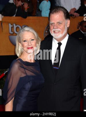 Helen Mirren e Taylor Hackford partecipano ai 13th premi annuali di Guild Actors al Shrine Auditorium. Foto: UK Stampa Foto Stock