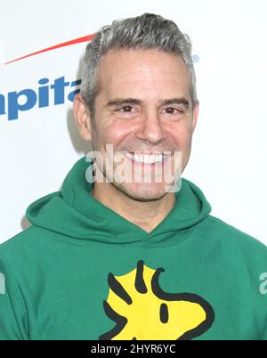 FOTO DEL FILE: Andy Cohen test positivi per il coronavirus COVID-19. Andy Cohen partecipa al Jingle Ball 2018 di Z100, tenutosi all'Hilton New York il 7 dicembre 2018 a New York City. Foto Stock