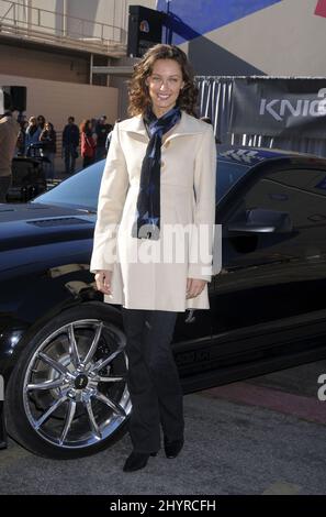 Deanna Russo del cast Knight Rider presenta un KITT Mustang personalizzato presso gli NBC Studios di Los Angeles Foto Stock