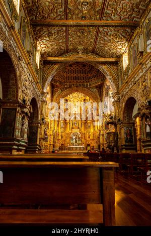 Vista interna della Iglesia de San Francisco, Quito, Ecuador. Foto Stock