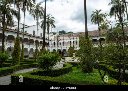 Cortile della Iglesia de San Francisco, Quito, Ecuador. Foto Stock