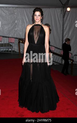 Stephanie Seymour arriva al Gala del Costume Institute che si tiene al Metropolitan Museum di New York. Foto Stock