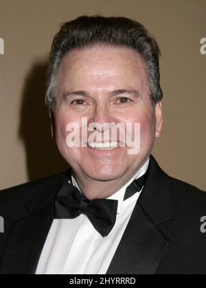 Stuart Damon, meglio conosciuto come Dr. Alan Quartermaine nella lunga soap opera 'General Hospital' è passato via Martedì a 84 anni. Vecchio. Aveva lottato con l'insufficienza renale. Stuart Damon 33rd Annual Daytime Emmy Awards - cena al Kodak Theatre in CA il 28 aprile 2006 Foto Stock