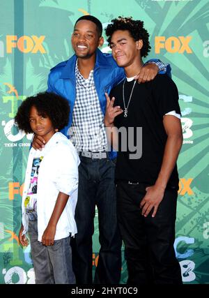 Will Smith, Trey Smith e Jaden Smith partecipano agli arrivi del Teen Choice Awards 2008 all'anfiteatro Gibson all'Universal City Walk, California. Foto Stock