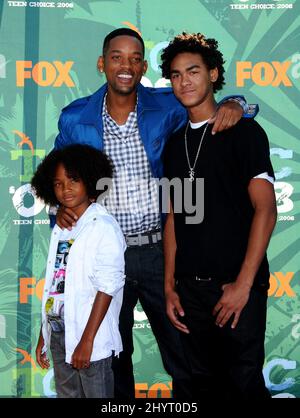 Will Smith, Trey Smith e Jaden Smith partecipano agli arrivi del Teen Choice Awards 2008 all'anfiteatro Gibson all'Universal City Walk, California. Foto Stock