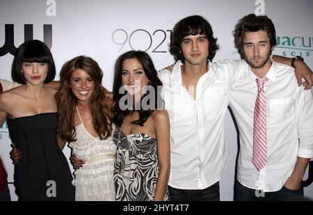 AnnaLynne McCord, Shenae Grimes, Jessica Stroup, Michael Steger e Ryan Eggold in arrivo per la CW Network 90210 Premiere Party a Malibu. Foto Stock