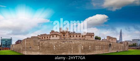 Vista panoramica della Torre di Londra antico punto di riferimento - REGNO UNITO. Foto Stock
