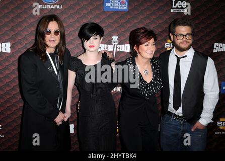 Ozzy Osbourne, Kelly Osbourne, Sharon Osbourne e Jack Osbourne ai premi Scream 2008 di Spike TV che si sono tenuti al Teatro Greco di Los Angeles Foto Stock