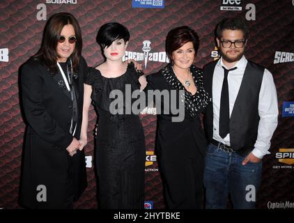 Ozzy Osbourne, Kelly Osbourne, Sharon Osbourne e Jack Osbourne ai premi Scream 2008 di Spike TV che si sono tenuti al Teatro Greco di Los Angeles Foto Stock