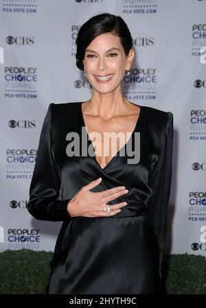 Teri Hatcher che partecipa ai premi annuali People's Choice 35th, che si tengono presso il Shrine Auditorium di Los Angeles. Foto Stock
