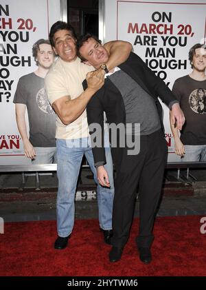 Lou Ferrigno e Jason Segel partecipano alla prima di "i Love You, Man" che si tiene al Mann's Village Theatre di Westwood, Los Angeles. Foto Stock