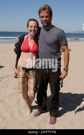 Tanna Frederick e David Chokachi al 'Project Save Our Surf' 1st Annual Surfathon tenutosi a Santa Monica Beach, California, USA. Foto Stock