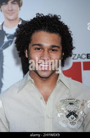 Corbin Bleu al '17 Again' Los Angeles Premiere al Grauman's Chinese Theatre, Hollywood, USA Foto Stock