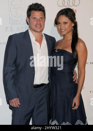 Nick Lachey e Vanessa Minnillo partecipano al 14th Annual LA Antiques Show a beneficio delle Arti del P.S., tenuto al Barker Hanger presso l'Aeroporto di Santa Monica, USA. Foto Stock