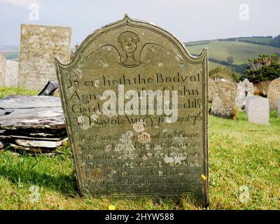 Chiesa di San Symphorian, Forrabury, Boscastle, Cornovaglia. 18th secolo pietra di ardesia. Foto Stock