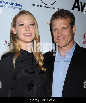 Anna Torv e Mark Valley agli Australiani in Film 2009 Breakthrough Awards si sono tenuti a bordo piscina all'Hollywood Roosevelt Hotel di Los Angeles Foto Stock