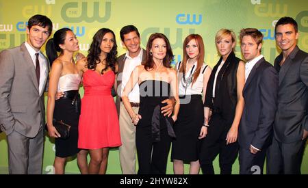 Michael Rady, Stephanie Jacobsen, Jessica Lucas, Thomas Calabro, Laura Leighton, Ashlee Simpson-Wentz, Katie Cassidy, Shaun Sipos e Colin Egglesfield al partito anteriore CW Network 2009 tenuto a Madison Square Garden, New York Foto Stock