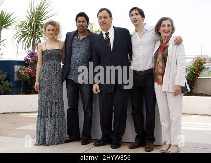 Alison Lohman, Dileep Rao, Sam Raimi, Justin Long e Lorna Raver alla fotocall per 'Drag Me to Hell' durante il Festival del Cinema di Cannes del 62nd. Foto Stock