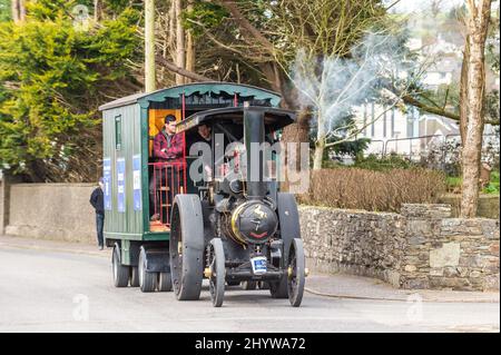 Clonakilty, West Cork, Irlanda. 14th Mar 2022. I motori a vapore training partiscono oggi da Rosscarbery, proseguendo il loro viaggio verso la sfilata del giorno di San Patrizio a Kinsale giovedì in aiuto della RNLI. I motori di trazione sono arrivati al Clonakilty Model Railway Village per una pausa prima di dirigersi verso la città di Clonakilty per raccogliere fondi per la RNLI. Credit: AG News/Alamy Live News Foto Stock