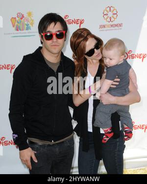 Pete Wentz, Ashlee Simpson e il figlio Bronx alla Elizabeth Glaser Pediatric AIDS Foundation 20th annuale "Un tempo per gli Eroi" Celebrity Carnival tenuto al Wadsworth Theatre, California. Foto Stock