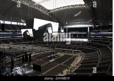 Vista generale del nuovo Cowboys Stadium, sede dei Dallas Cowboys, prima del concerto inaugurale di apertura, Texas, USA. Foto Stock