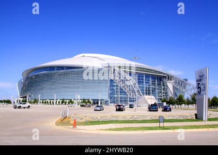 Vista generale del nuovo Cowboys Stadium, sede dei Dallas Cowboys, prima del concerto inaugurale di apertura, Texas, USA. Foto Stock