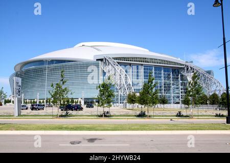 Vista generale del nuovo Cowboys Stadium, sede dei Dallas Cowboys, prima del concerto inaugurale di apertura, Texas, USA. Foto Stock