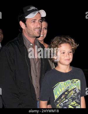 Luke Perry e il figlio Jack Perry a Santa Monica, California Foto Stock