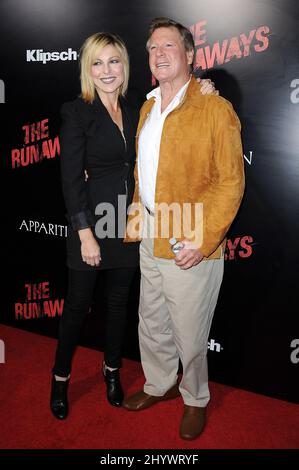 Tatum o'Neal e Ryan o'Neal durante la prima "The Runaways" tenutasi all'ARCLIGHT Cinema di Los Angeles Foto Stock