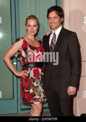 Jennie Garth & Peter Facinelli all'evento 'una serata con Nurse Jackie', tenuto al Leonard H. Goldenson Theatre di North Hollywood. Foto Stock