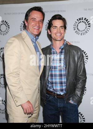 Tim DeKay e Matthew Bomer in serata con il 'collare Bianco' presentato dal Paley Center for Media di Beverly Hills. Foto Stock