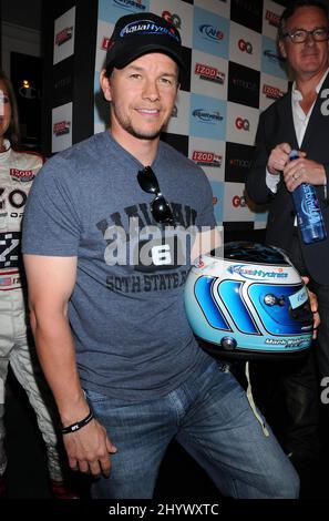 Mark Wahlberg promuove il Gran Premio Toyota di Long Beach al Macy's Men's Store al South Coast Plaza in California, USA Foto Stock