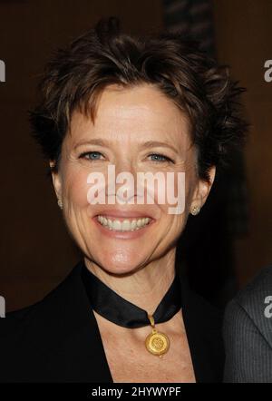 Annette BENING alla prima 'Altro e Bambino', tenuta al Teatro Egizio di Los Angeles. Foto Stock