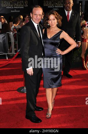 Clark Gregg, Jennifer Grey al "Iron Man 2" World Premiere tenuto al Disney's El Capitan Theatre di Hollywood, California. Foto Stock