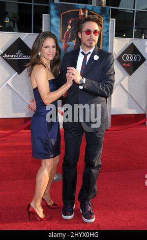 Robert Downey Jr. E Susan Downey al 'Iron Man 2' World Premiere tenuto al Disney's El Capitan Theatre di Hollywood, CA. Foto Stock