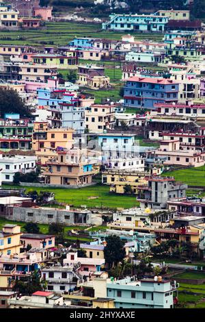 Colpo verticale della città di Bageshwar. Distretto di Bageshwar nello stato federato dell'Uttarakhand, India. Foto Stock