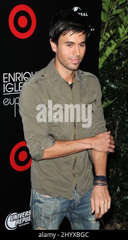 Enrique Iglesias durante il lancio della sua esclusiva versione deluxe di 'Euphoria' tenuta a 'My House', California Foto Stock