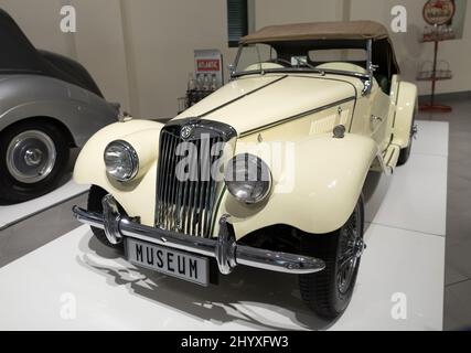 A 1954 MG TF 1500 al Franschhoek Motor Museum Sudafrica Foto Stock