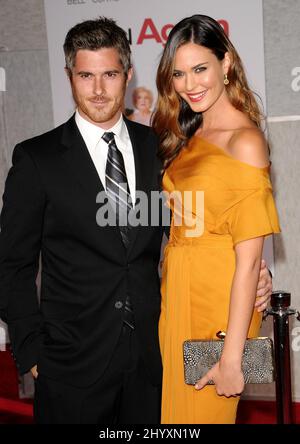 Dave Annable e Odette Yustman alla prima di 'You Again' tenutasi al Teatro El Capitan di Los Angeles, USA. Foto Stock