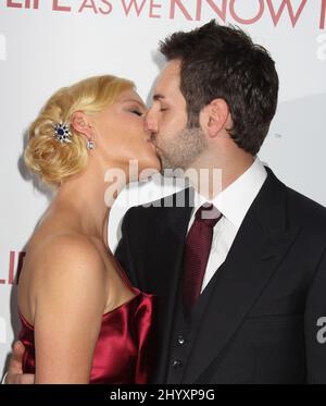 Katherine Heigl e Josh Duhamel partecipano alla prima di "Life as We Know IT" al Teatro Ziegfeld di New York il 30 settembre 2010. Foto Stock