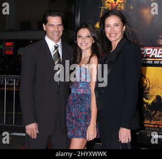 Mimi Rogers, Chris Ciaffa e la figlia Lucy al 'inarrestabile' World Premiere tenuto al Regency Village Theatre di Westwood, California. Foto Stock